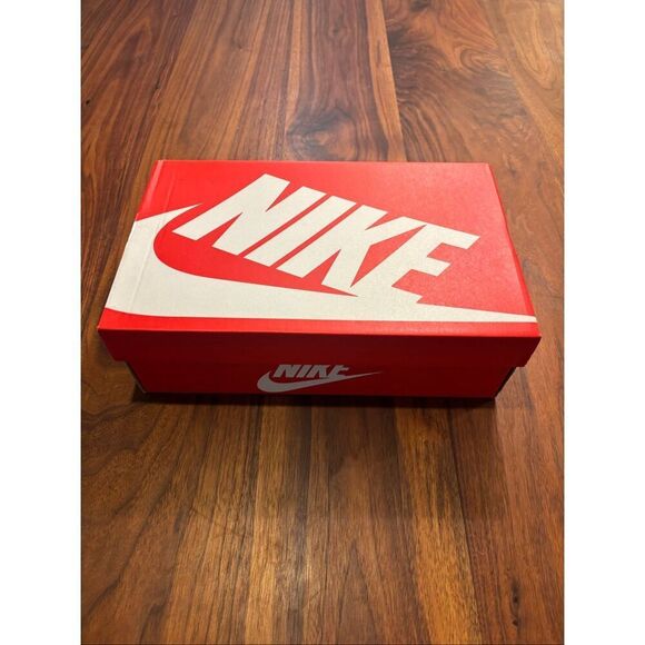 Nike Men's Black & White Dunk Low Retro Lace-up Red Swoosh Sneakers Sz 8.5 NWOT - Picture 9 of 10